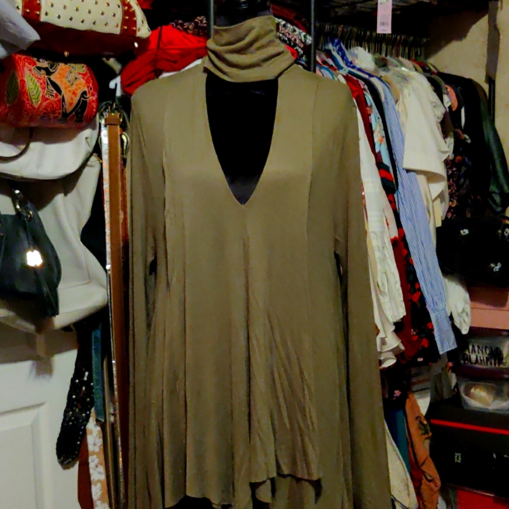 Free People NWOT camo green turtleneck cut out tunic